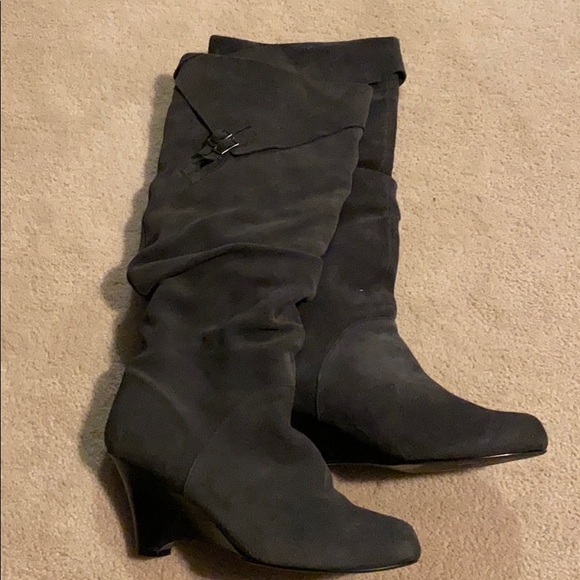 Grey Suede Wedge Boots, Size 8 - Picture 4 of 4